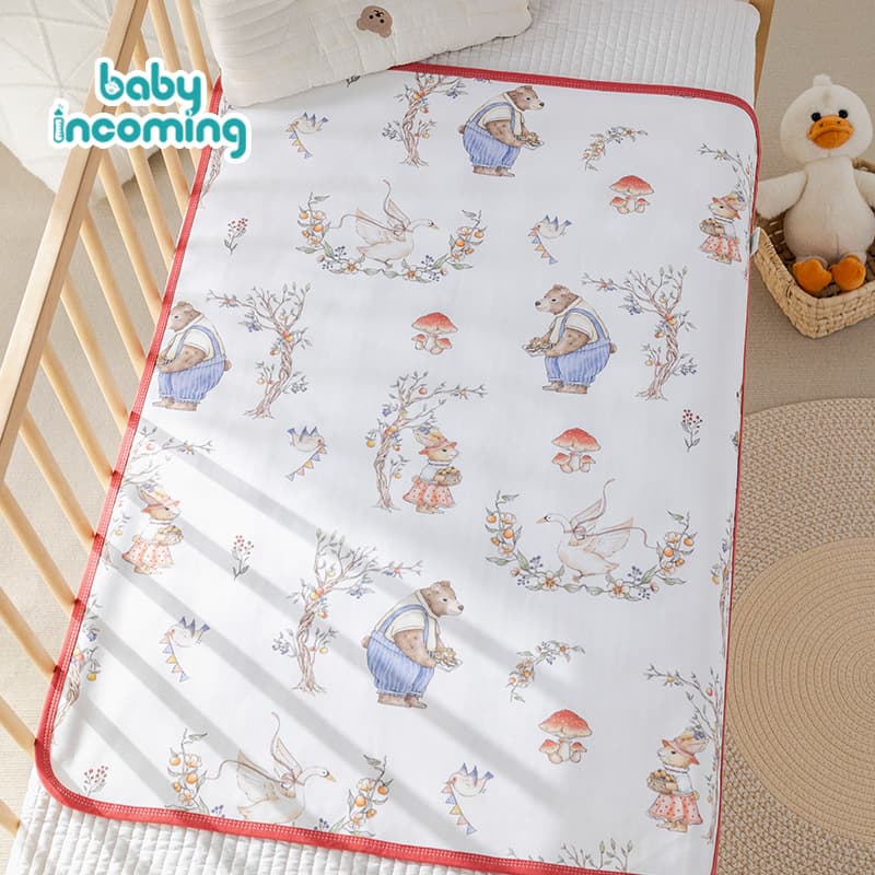 Cotton Waterproof Bed Pad with Cartoon Print, Machine Washable Combed Cotton Breathable Baby Nap Mat