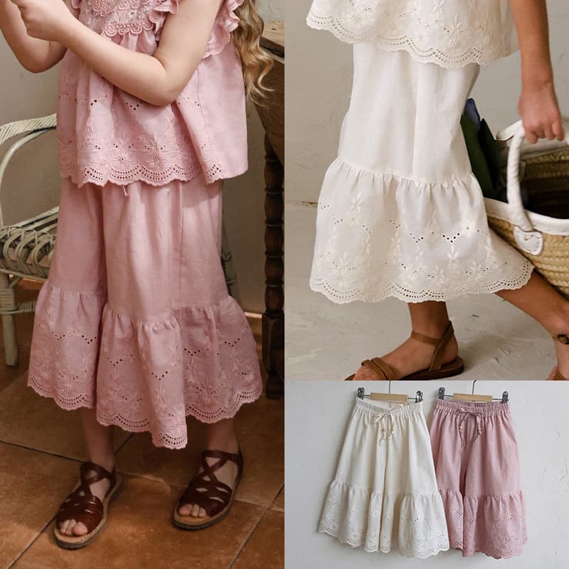 Girls' wide-leg pants summer style 2026 new Strawberry Shan Korean children's girls style hollow embroidered nine-point pants