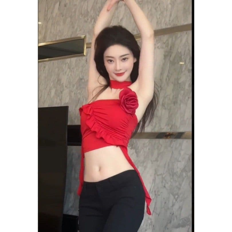 Yimo's same style red three-dimensional flower halter neck tube top hot girl chic short sling top with exposed navel.