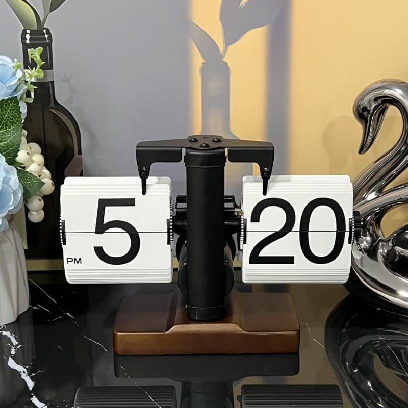 Miaoengraved Retro Small Balance Automatic Flip Clock Classic European-Style Living Room Desktop Clock Crafts Single-Leg Clock