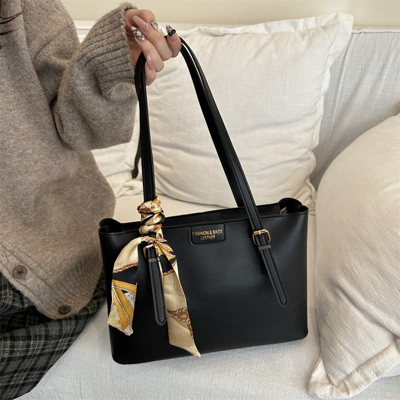 Vintage Fashion Underarm Tote Bag for Women 2026 New Work Commute Large Capacity Single Shoulder Bag Simple Textured Large Bag