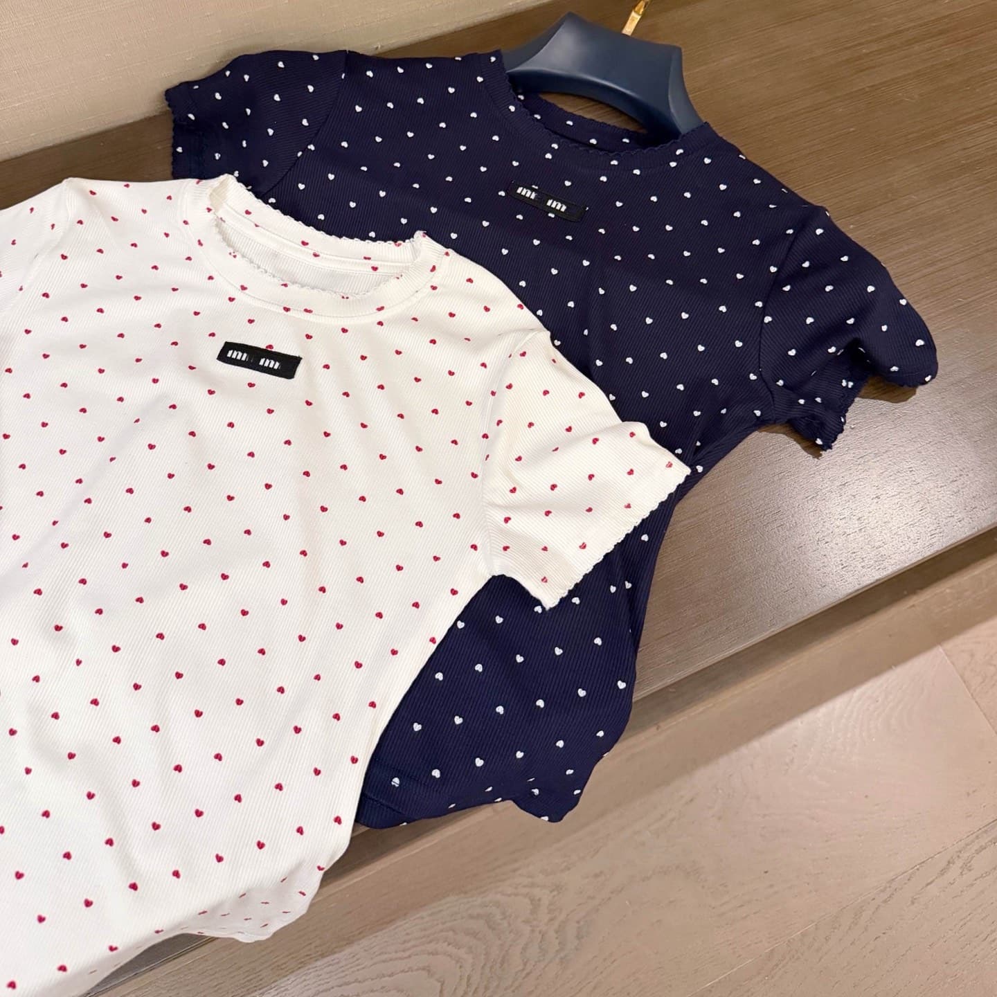MIU Series 'Shenzhen Nanyou' 2026 New Heart Dot Knit Short Sleeve Slim Fit Sweet and Spicy Style T-Shirt