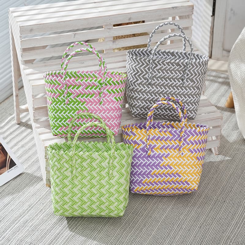 Xiaohongshu plastic woven handmade small square bag wedding souvenir wedding candy packaging portable plastic woven bag handmade woven bag