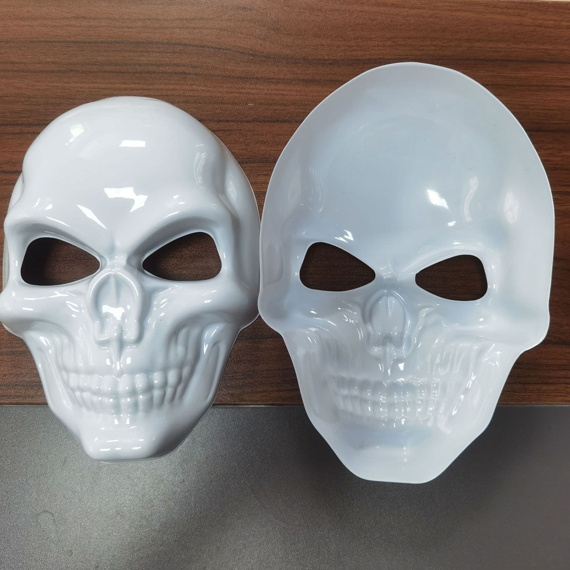 Amazon-style Halloween skull face mask with glowing hair, perfect for horror and funny movies in Europe and America, full-face LED mask.