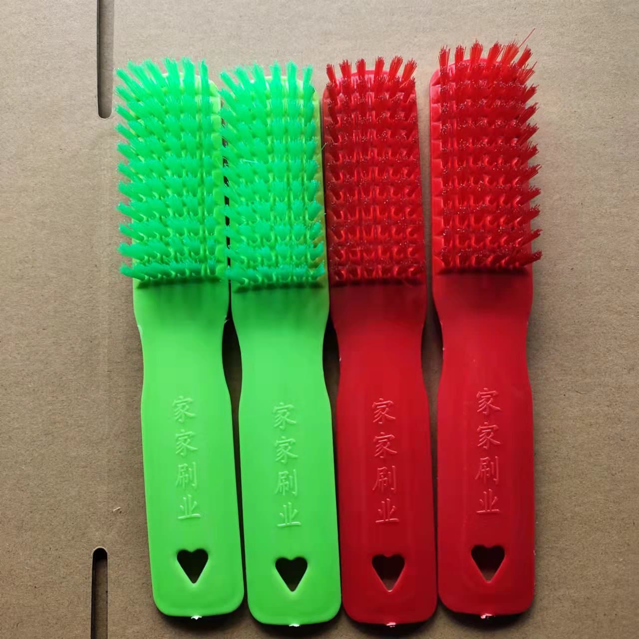Plastic hard-bristle shoe brush, multi-purpose cleaner for laundry and shoe washing, home shoe brush.