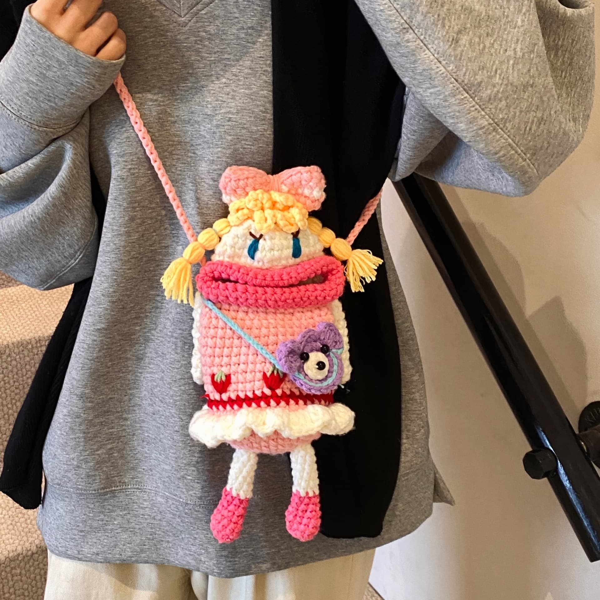 Spring and Summer Cute Knit Yarn Bag 2026 New Handmade Cartoon Big Mouth Girl Phone Bag Commuter Crossbody Bag