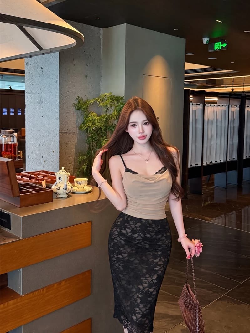 2026 New Pure and Sultry Set Patchwork Slim Camisole Top Women's Summer Lace Bodycon Skirt Two-Piece Set