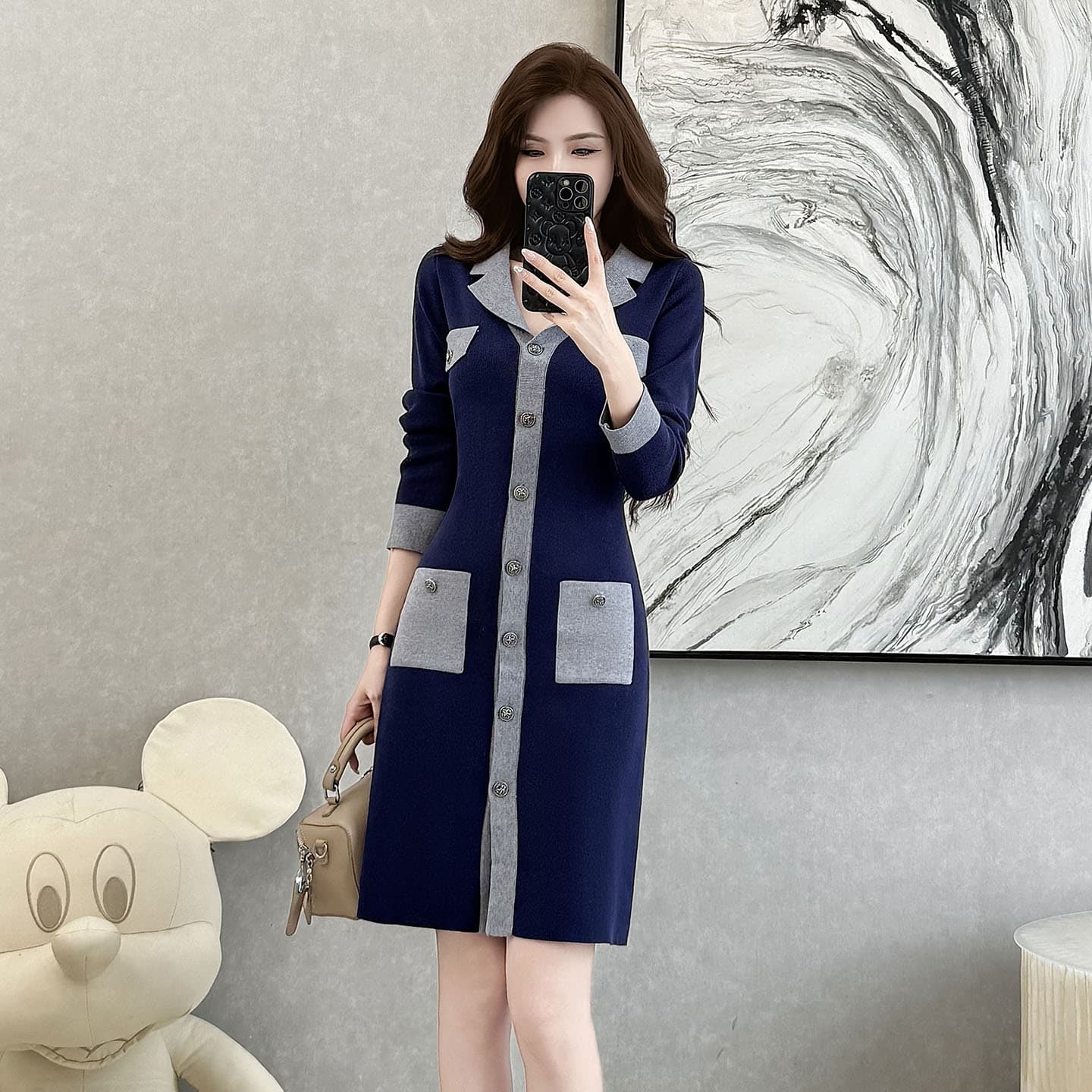 Casual commuting style sapphire blue and gray knitted long skirt for women with lapels, single-breasted, loose, flesh-covering, long-sleeved knitted skirt