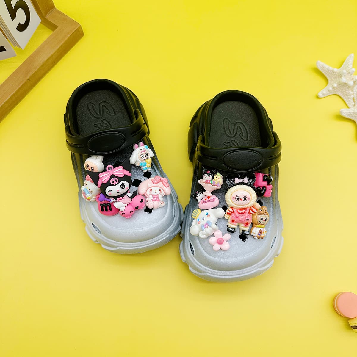 Versatile unisex children's slippers, new summer style, Kuromira fabric perforated shoes, soft sole, non-slip closed-toe sandals