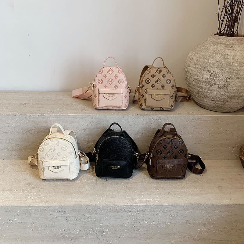 European and American Classic Small Coin Lipstick Crossbody Bag Personalized Embossed Letter Wide Shoulder Strap Lightweight Children's Coin Purse