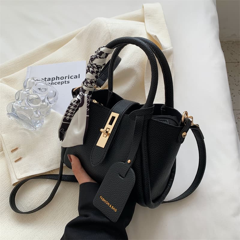 Niche Design Handbag for Women 2024 New Trendy Mother-and-Daughter Scarf Textured Retro Chic Top Handle Crossbody Bag