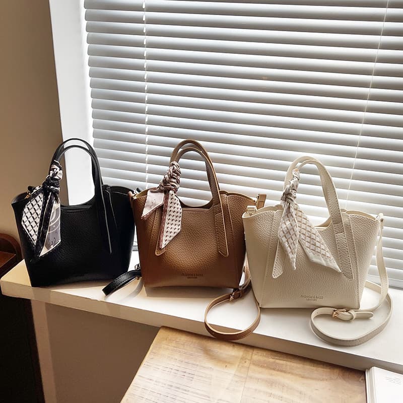 2025 Fashionable Large-Capacity Bucket Bag for Women, New Trendy Korean Style Casual Crossbody Commuter Bag