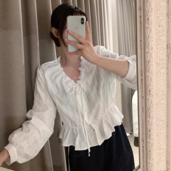 Size update Korean chic2026 early spring new arrival sweet V-neck drawstring doll age-reducing long-sleeved shirt for women