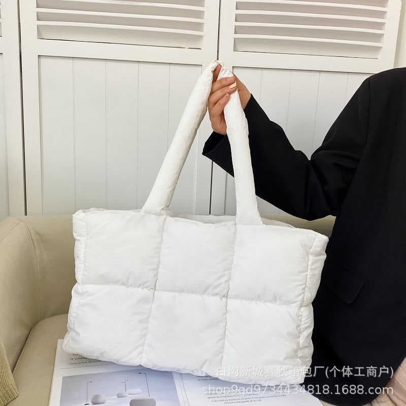 Cross-border 2024 new trendy underarm shoulder bag, casual large-capacity cotton bag, women's portable cloud tote bag