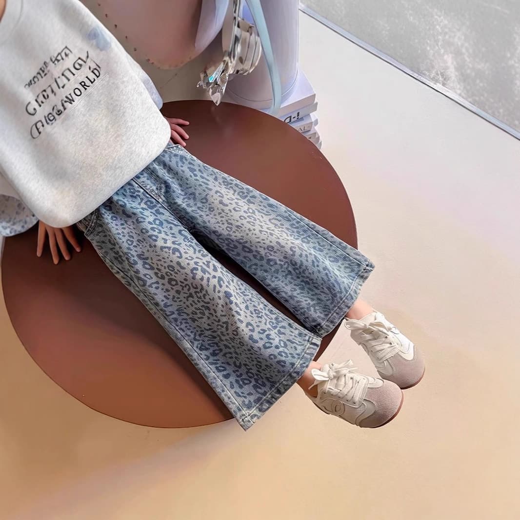 Wholesale children's clothing, girls' pants, spring and autumn new style, fashionable and stylish jeans, baby girl leopard print wide-leg pants