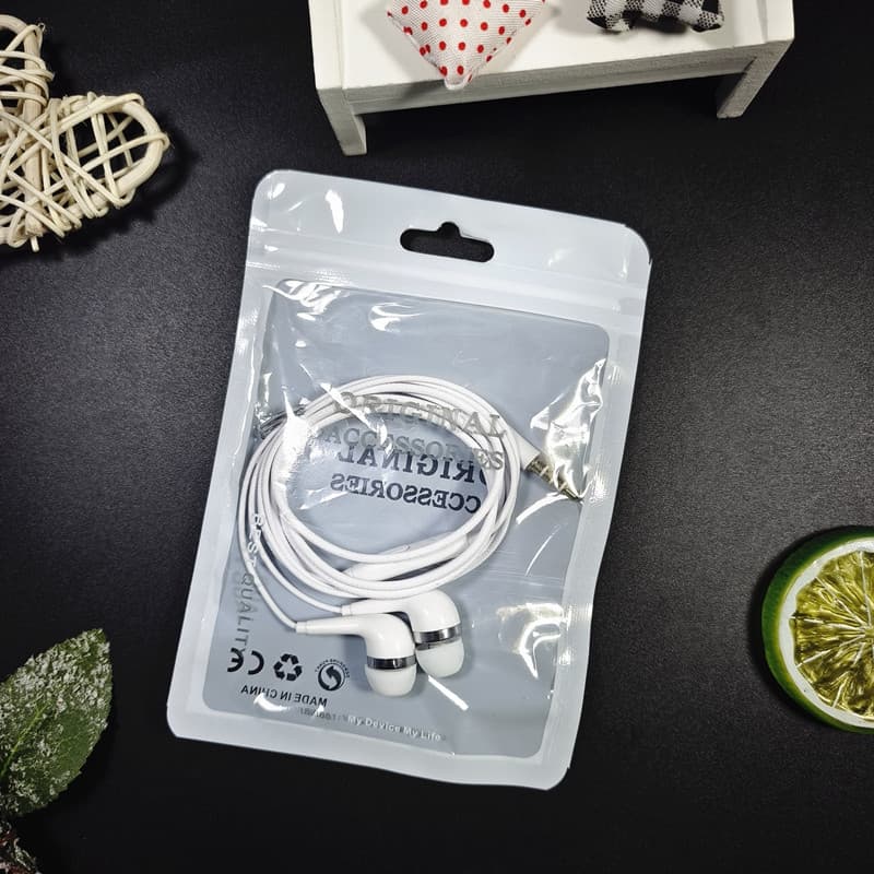 Factory direct stock of earbud/in-ear style wired headphones with 3.5mm jack, microphone, and earphones for making and receiving calls.