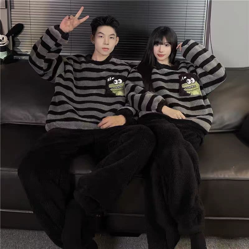Autumn/Winter Hot Selling Couple Flannel Pullover Round Neck Women's Coral Fleece Pajamas Men's Wearable Home Suit Set