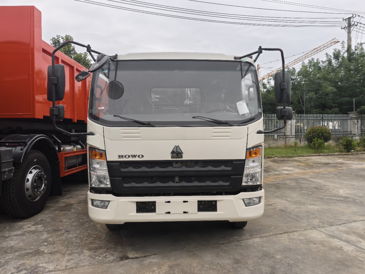 Sinotruk Howo 5-Ton, 6-Ton, 7-Ton, 8-Ton Compactor Garbage Truck Garbage Collection Vehicle