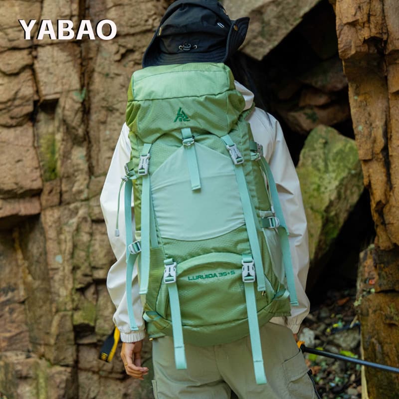 New Large Capacity Hiking Backpack Outdoor Waterproof Sports Backpack Multifunctional Ski Backpack Outdoor Gear