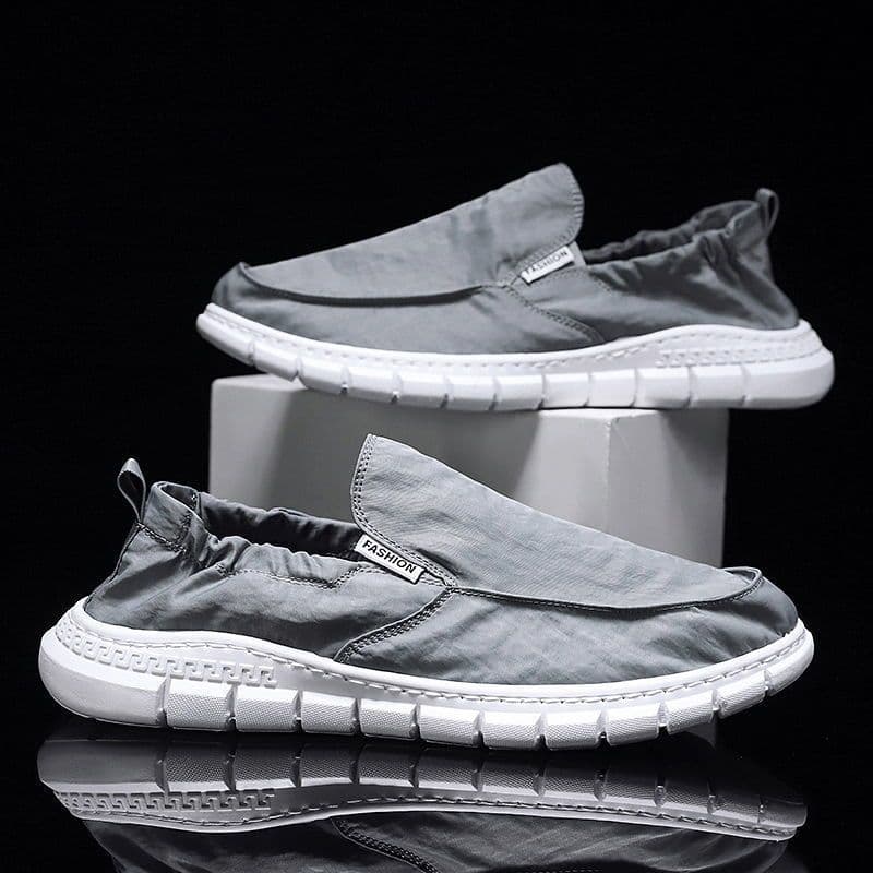 Men's canvas shoes, comfortable, lightweight, wear-resistant, non-slip, waterproof, soft-soled, old Beijing style slip-on shoes.