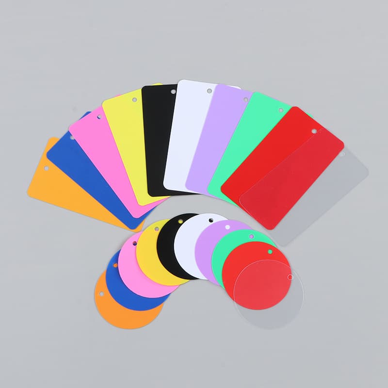 Custom Colorful PVC Plastic Hang Tags, Transparent Frosted Scratch-Resistant, Multiple Sizes, Blank Clothing Tags in Stock, Logo Printing Available