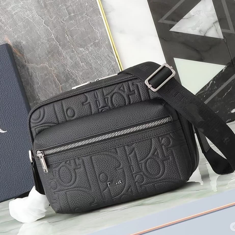 New Cross-Border Fashion Trend CD Style Saddle Bag Crossbody Chest Bag Courier Bag Large Capacity Backpack