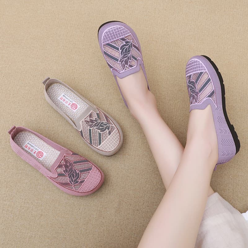 Old Beijing Cloth Shoes Hollow Soft Sole Summer Mother Shoes Genuine Elderly Women Mesh Breathable Middle-aged and Elderly Casual Shoes