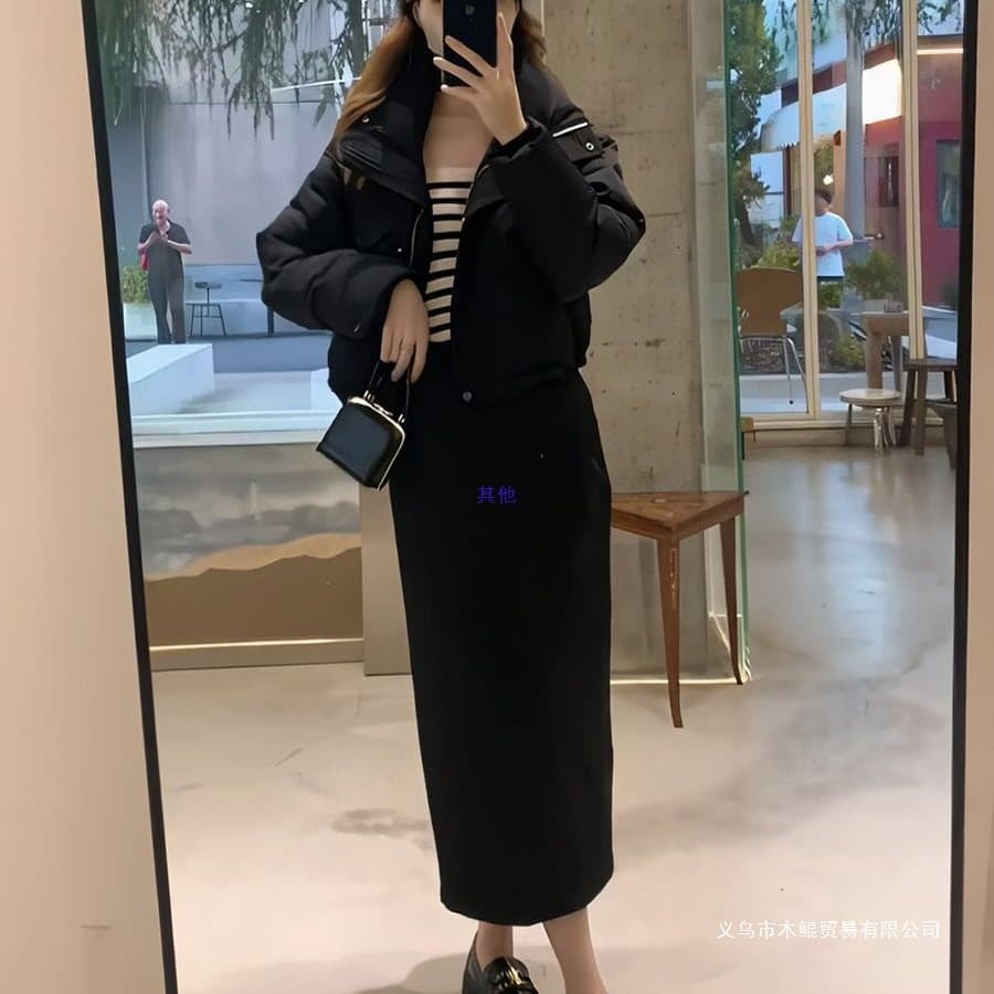 Autumn/winter new stand-collar short padded warm cotton jacket coat for women with high-waist skirt two-piece set.