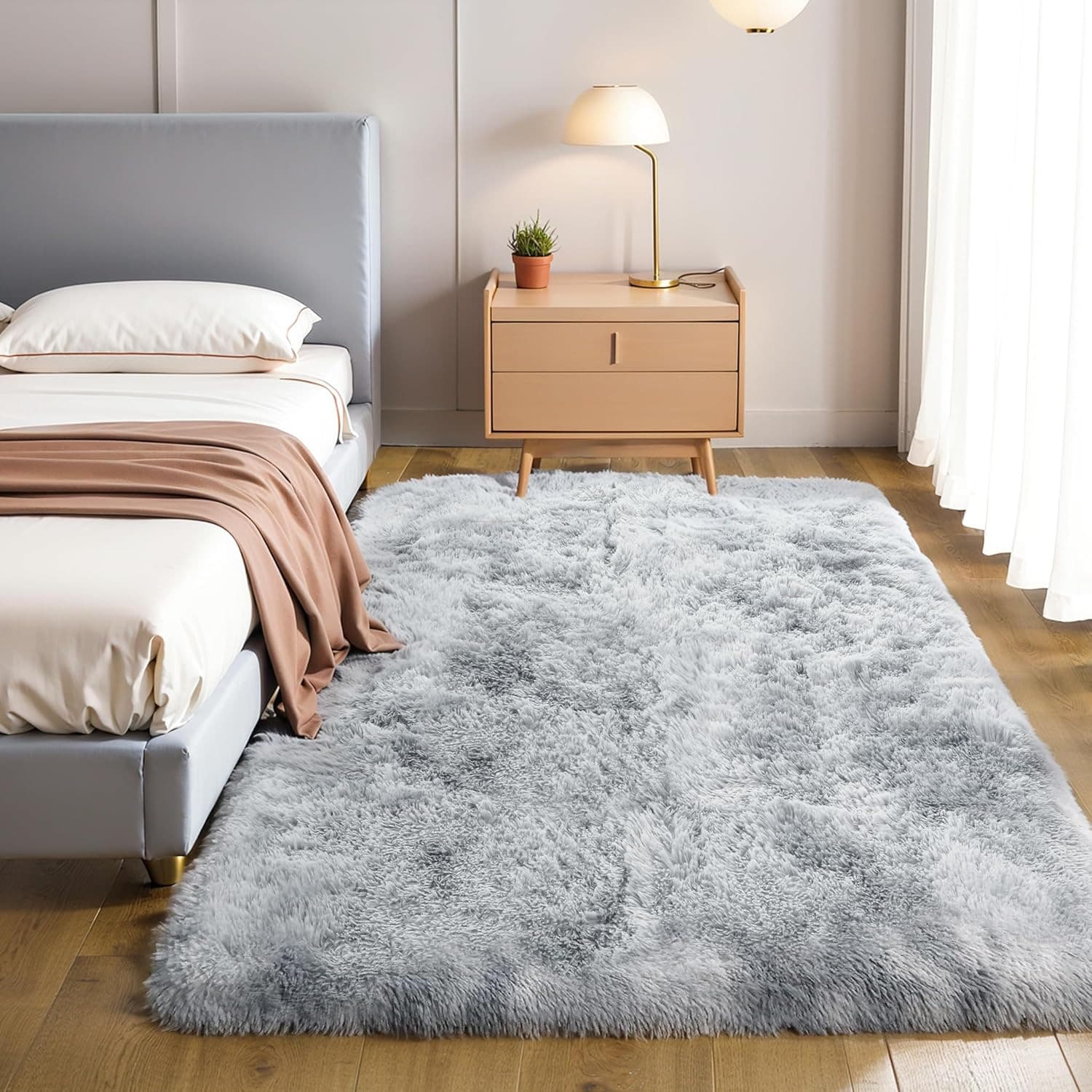 Cross-border silk and wool living room rug, simple home use, bedroom warm and cool, long-pile plush rug, stain-resistant and easy to clean.