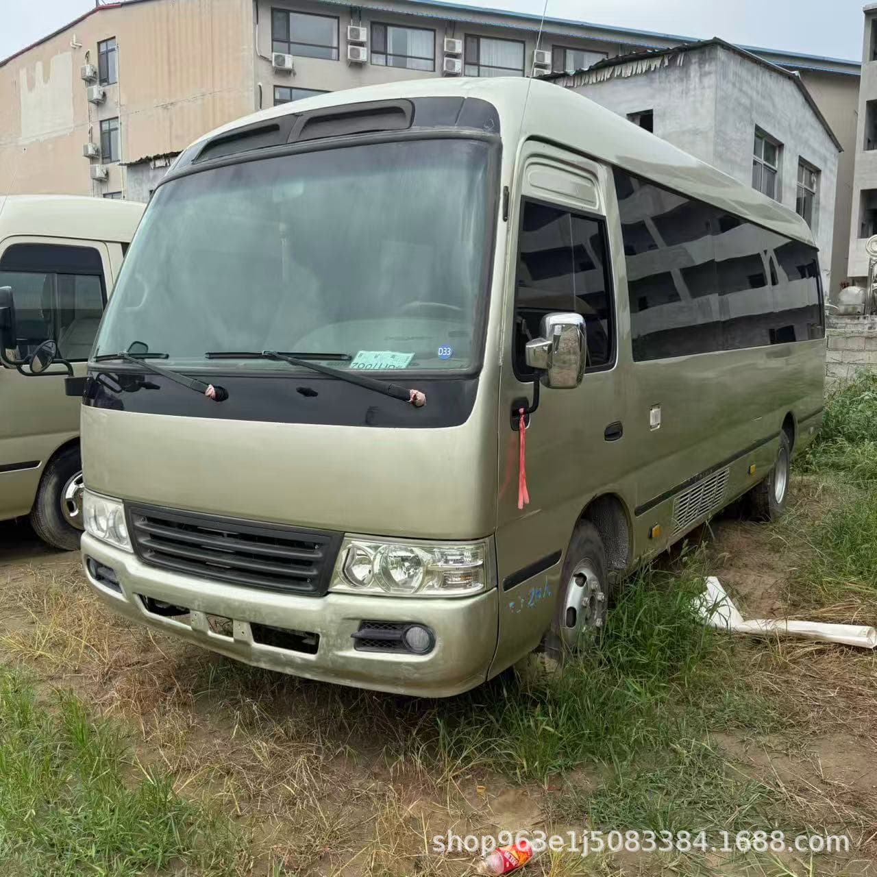 Export used foreign trade Toyota Coaster 17-20 seat large bus, 6-cylinder Coaster commuter medium bus