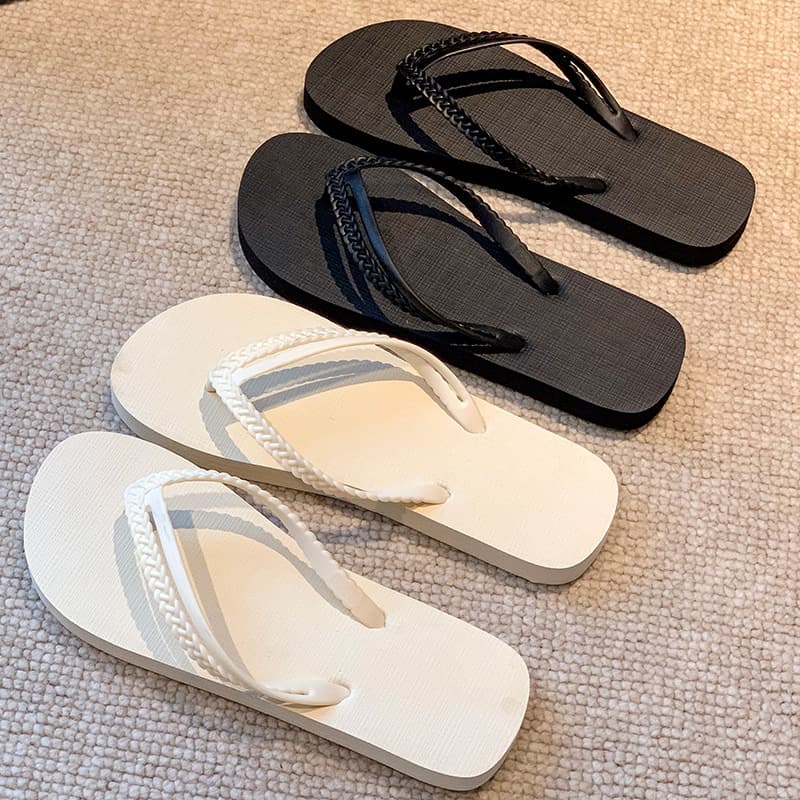 In Stock Summer Beach Sandals for Women, Outdoor Wear, New Durable Beach Slippers, Toe Separator, Non-slip Women's Sandals