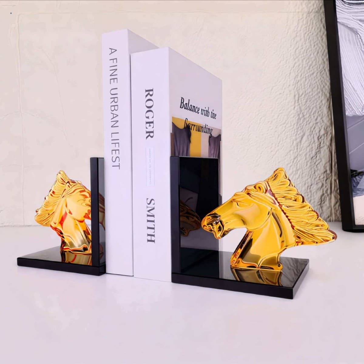 Light luxury horse head crystal book bookends, bookends, home decorations, living room, study, desktop, wine cabinet, office