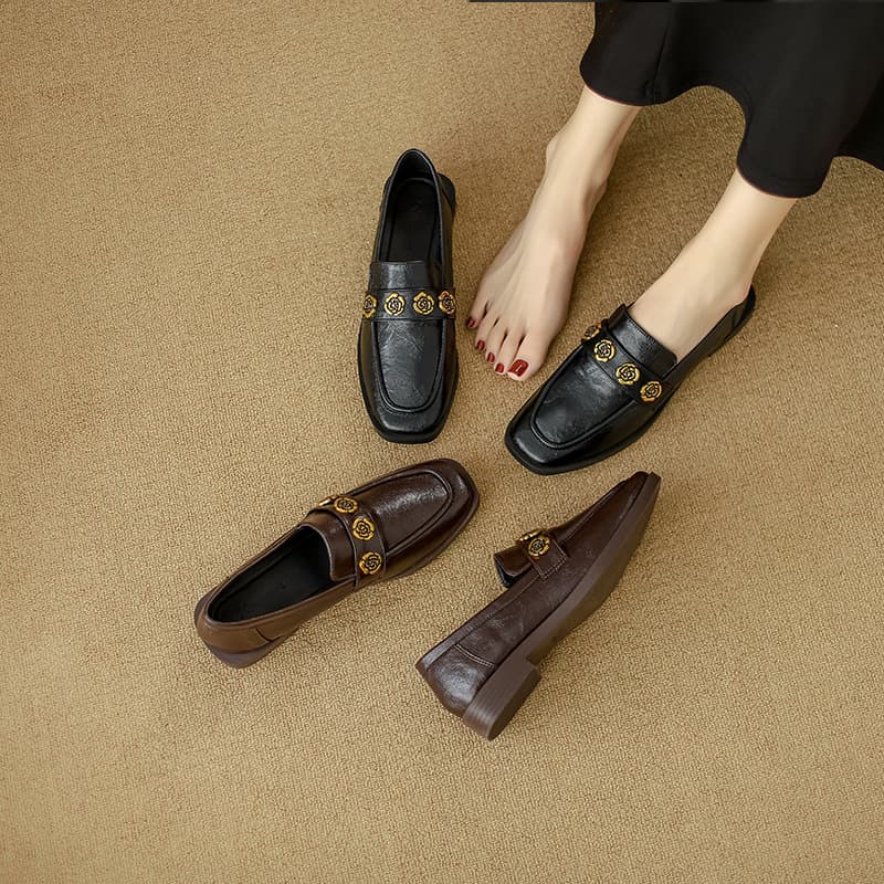 2025 new flat shoes for women, slip-on British-style leather shoes, retro loafers, large sizes 35-42.