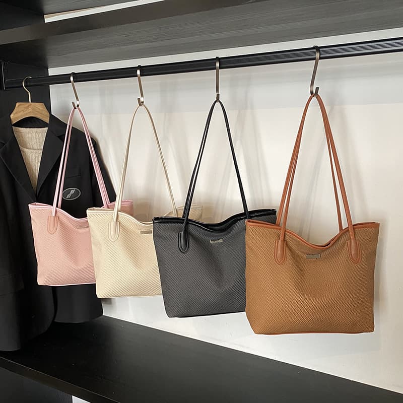 2025 New Fashion Shopping Bag Stylish Spring Textured Commuter Large Bag Women Retro Single Shoulder Tote Bag