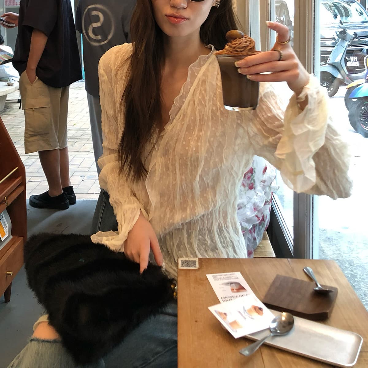 V-neck lace chiffon shirt women's summer light and breathable heavy-duty pleated textured cardigan French slim polka-dot top