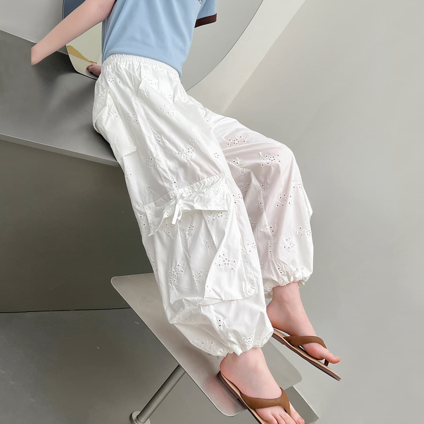 Girls hollow breathable casual nine-point pants children's style loose anti-mosquito trousers big children 2026 summer new style