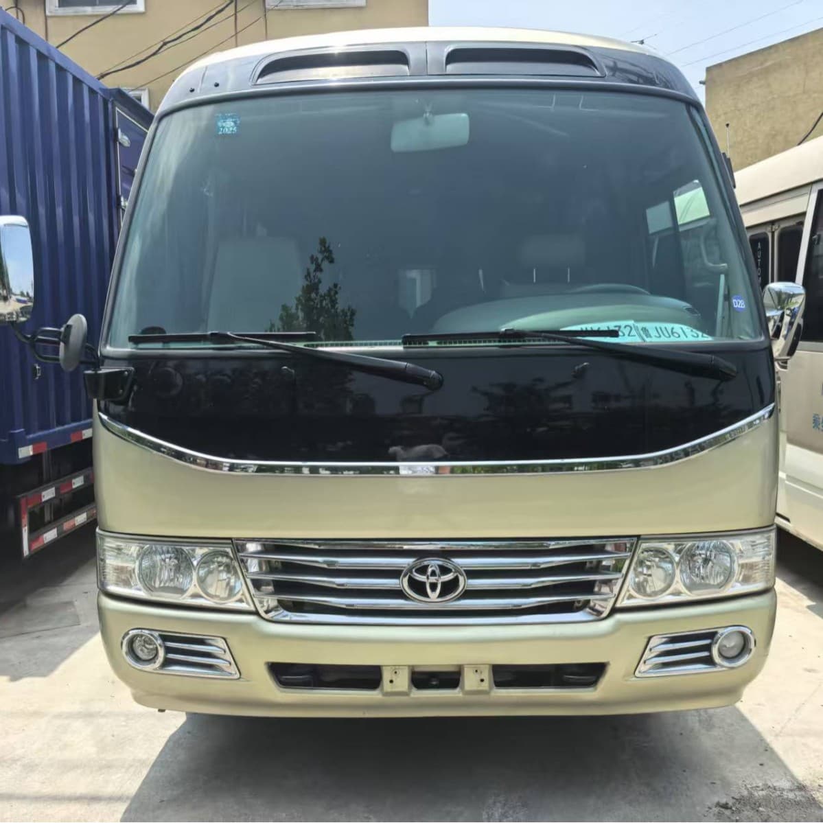 Refurbished Coaster Luxury Business Van Coaster Minibus Standard RV Interior for Export Models