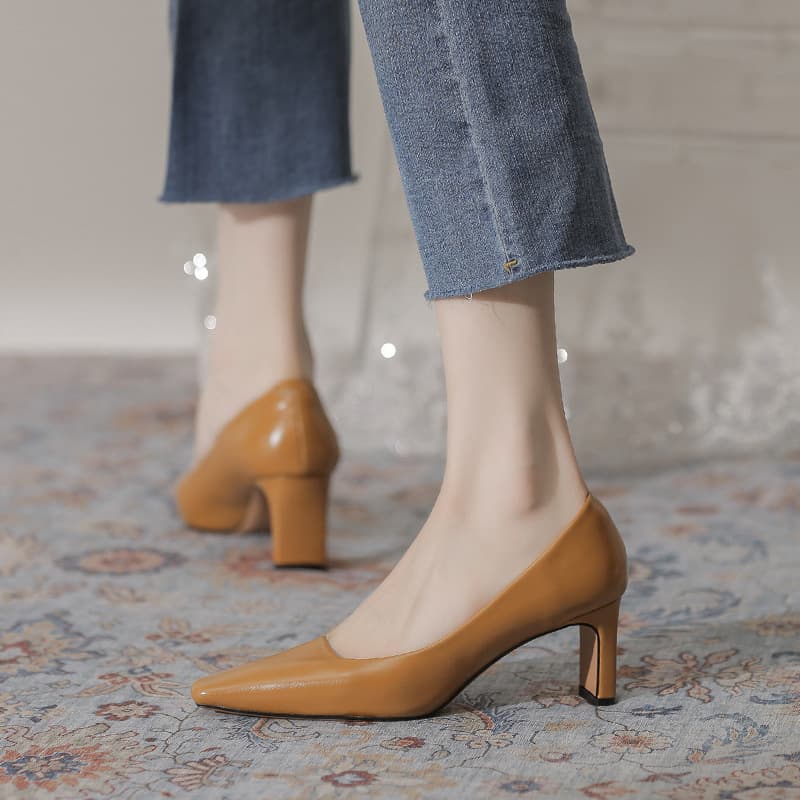 Women's Professional High Heel Shoes Black Mid Heel Square Heel Retro Leather Shoes Commuter Work Shoes 2025 New Arrival