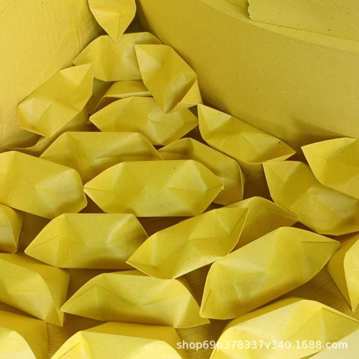 Yellow paper ingots, solid color, no film, odorless, multiple sizes, factory direct semi-finished folded paper with bags included.