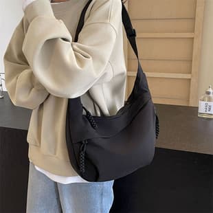 2025 New Cross-Border Fashion Versatile Shoulder Bag Travel Crossbody Bag Washed Crinkled Nylon Retro Casual Lightweight Crescent Bag