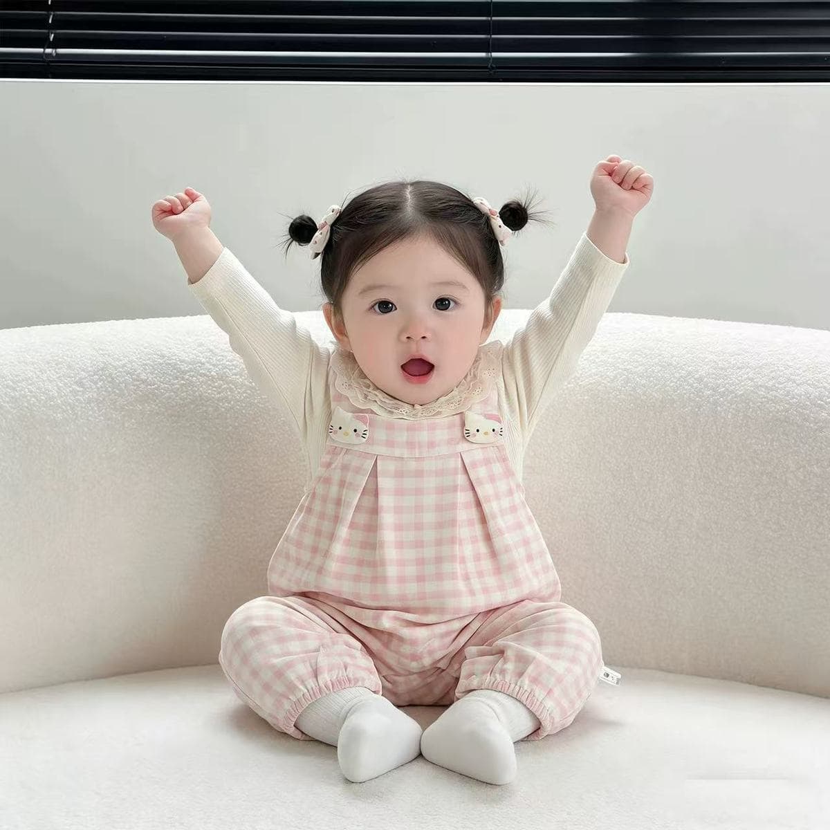 Spring and autumn bottoming shirt for one-year-old baby girl cartoon overalls set baby spring and autumn long-sleeved cute outing clothes