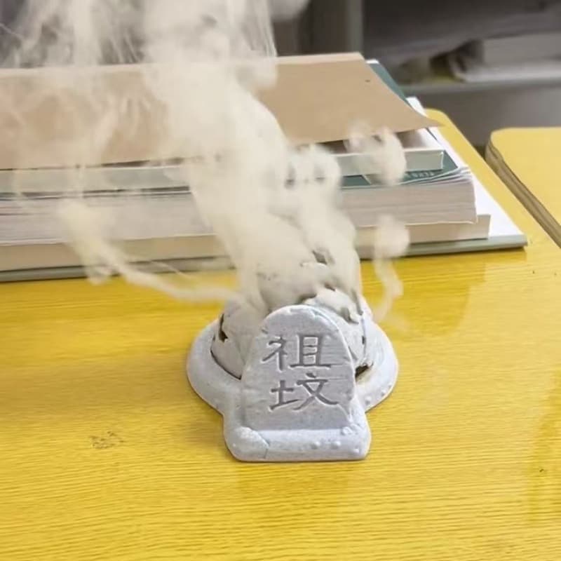 New Trending Incense Burner Tea Table Incense Burner Aromatherapy Burner 'Ancestor's Grave Smoking' Funny Creative Ornament