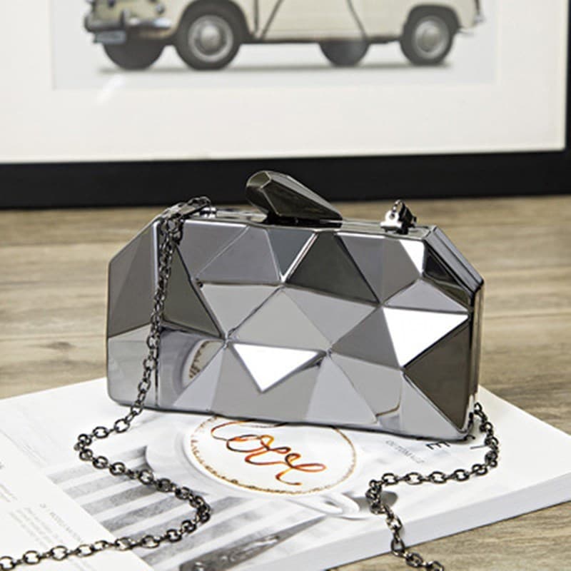 2024 European and American Fashion New Diamond-Shaped Iron Box Evening Bag Clutch Women's Metal Chain Bag Evening Bag