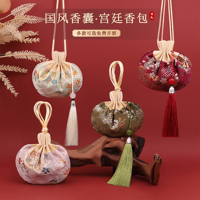 Dragon Boat Festival Mosquito Repellent Sachet Empty Bag, Chinese Classical Suzhou Embroidery Hanfu Court Brocade Neck-Worn Fragrance Pouch