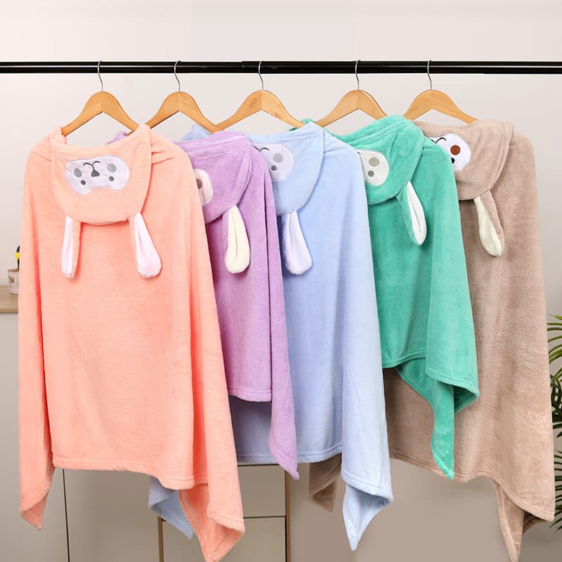 Children's Bath Towel Bathrobe, Newborn Hooded Cloak, Baby Spring and Autumn Bath Wearable Wrap, Warm Coral Fleece Thickened