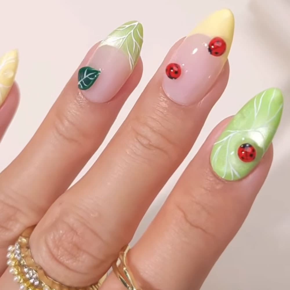 Yellow and green leaves 3D three-dimensional ladybug cat eye wearable nails Naked almond-shaped manicure Fresh hand-painted green leaves fake nails