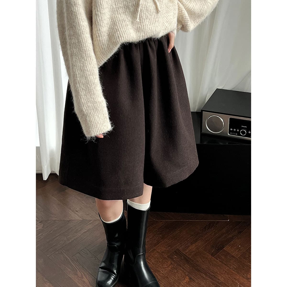 Luxi Minimalist Autumn Wool Wide-Leg Shorts Women Hip-Covering Slimming Five-Point Shorts Relaxed Boot Pants 1752