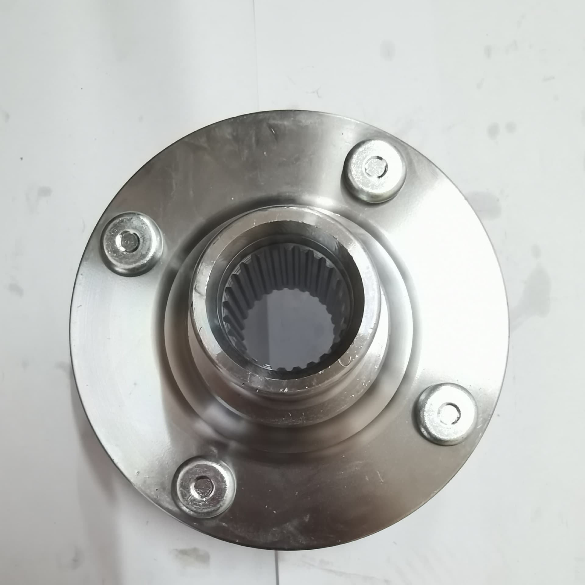 Manufacturer supply OE 43502-52030 automotive front wheel hub axle head wheel hub unit