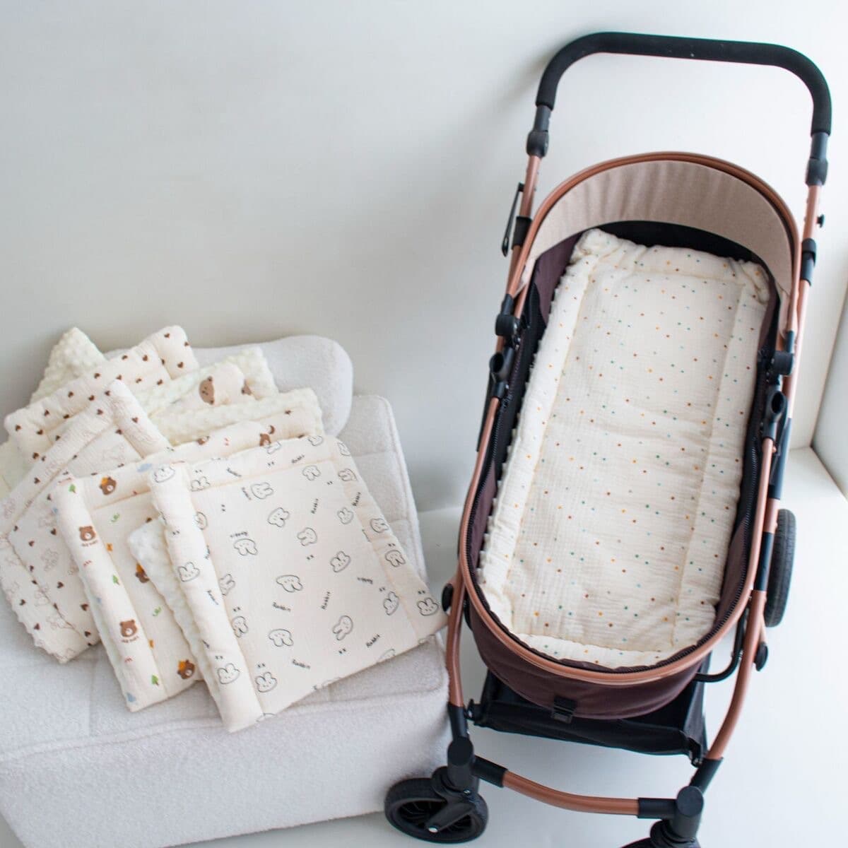 Universal Baby Stroller Cotton Pad, All-Season Autumn/Winter Machine Washable Seat Cushion, Cradle Small Mattress, Plush Dot Baby Stroller Pad