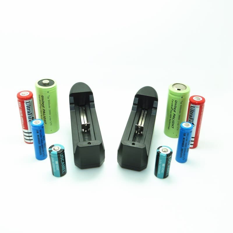 3.7V Lithium Battery Charger 18650 Universal Charger 16340 Flashlight Headlamp Desktop Charger 26650 Safety Protection